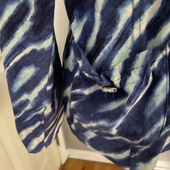 SALE Zenergy by Chico’s Blue Tiger Zip Jacket Sz S - Picture 3 of 5